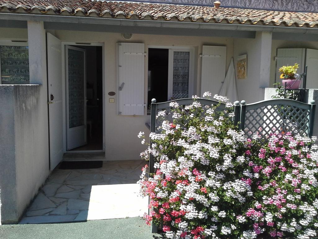 L'Insulaire Studios Saint-Denis-dʼOléron Exteriör bild